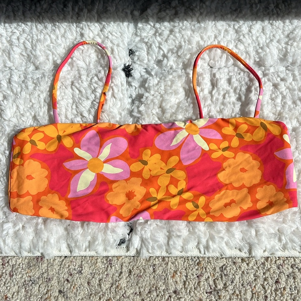 STONE FOX SWIM TOP - size small